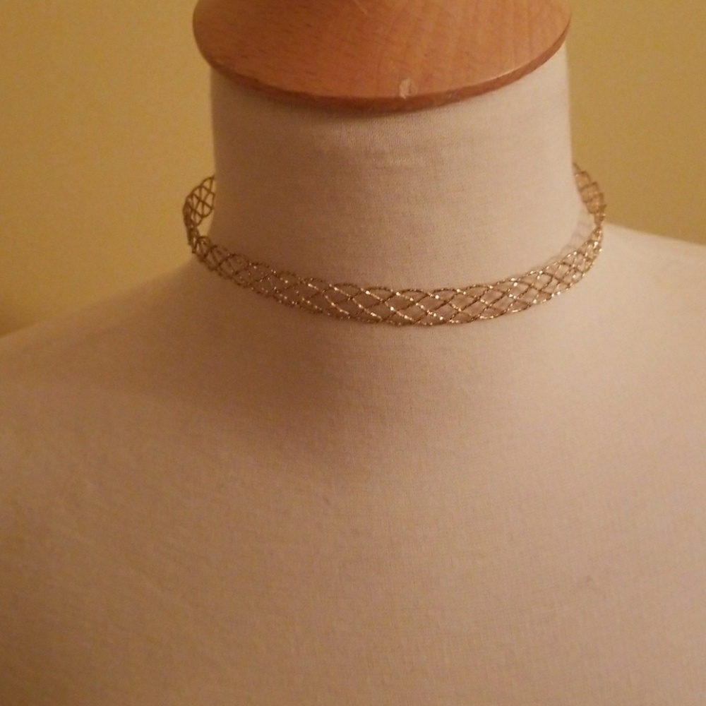 Gold choker